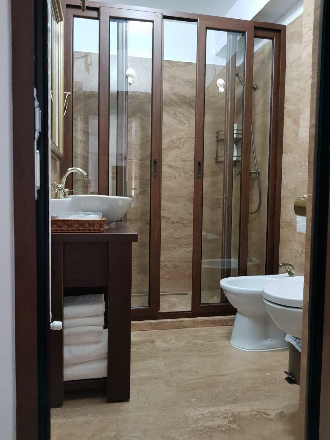 Apartament 2 Camere Ultracentral Ramnicu Valcea Exterior photo